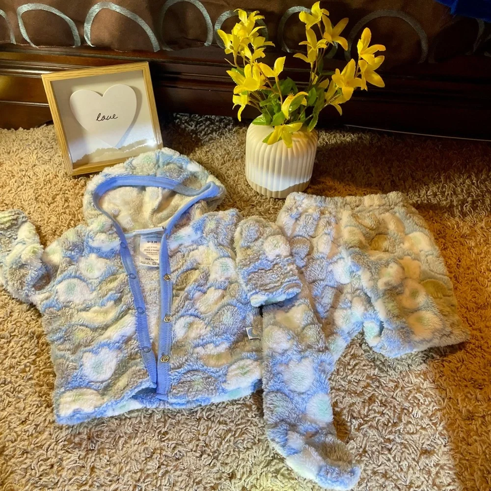 NWOT LITTLE AND LOVED 2 PC HOODED JACKET AND FEET IN PANTS SZ:0-3M BLUE GREY WHT